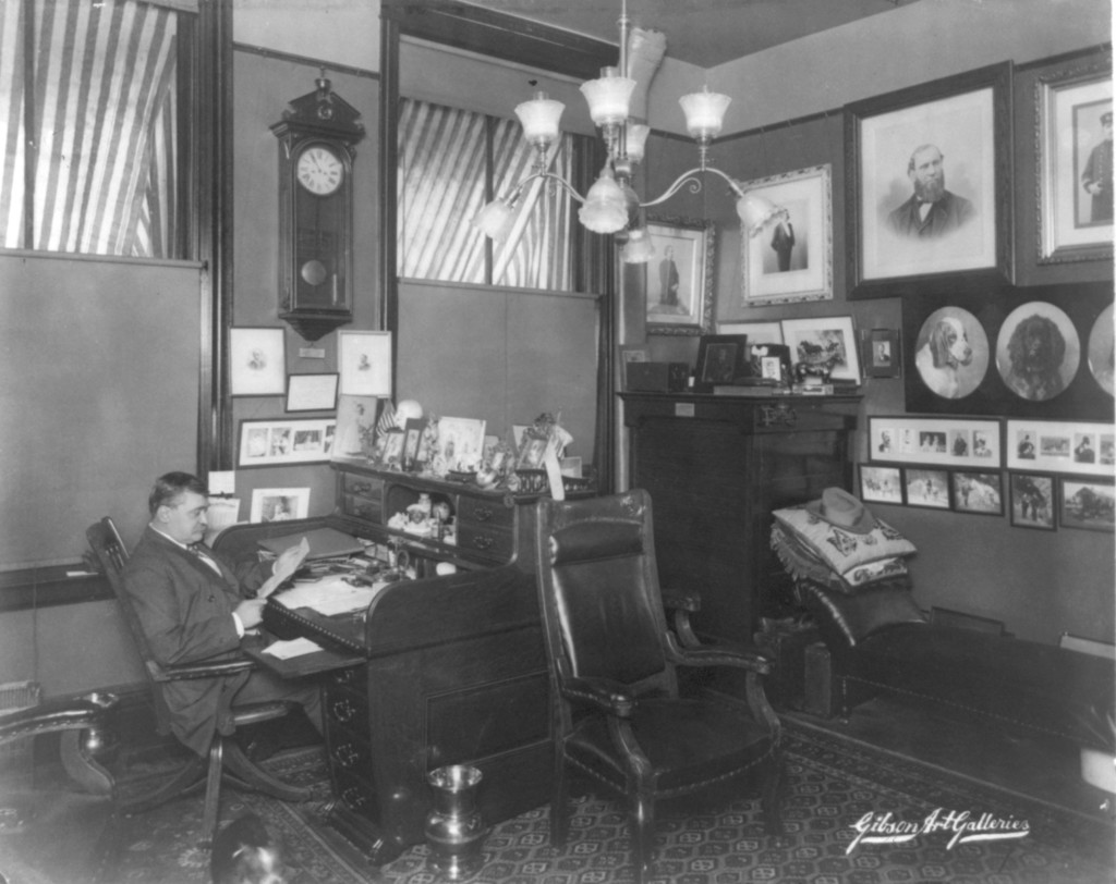 1904-William_Pinkerton_office